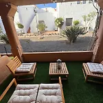 Oasis Jaylota *